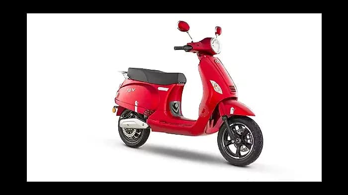 Kinetic Green Flex Right Front Three Quarter