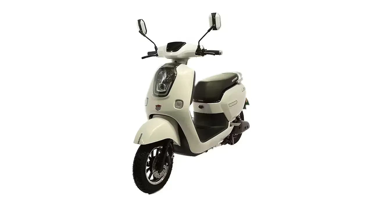 Okinawa Lite Front Three-Quarter