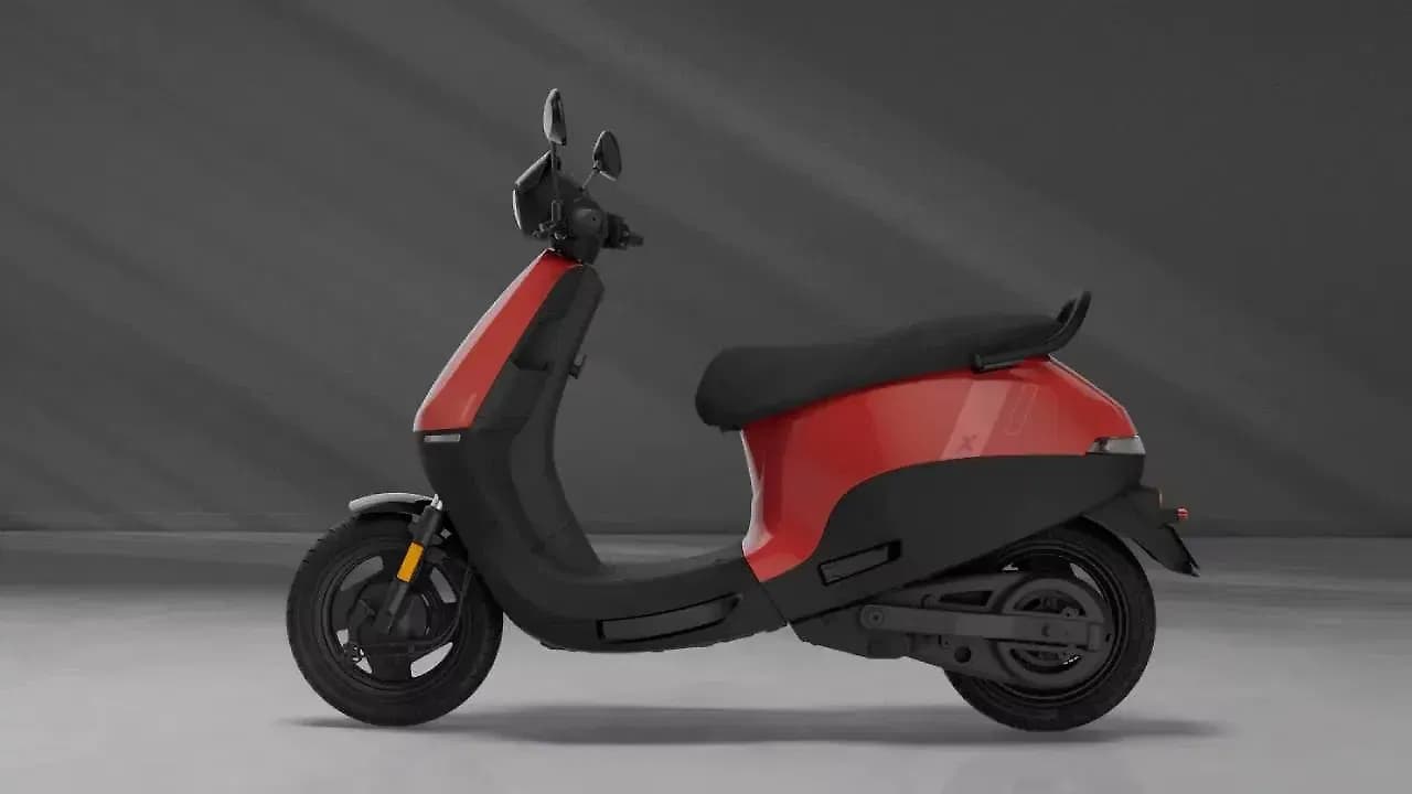 OLA S1 X in Passion Red