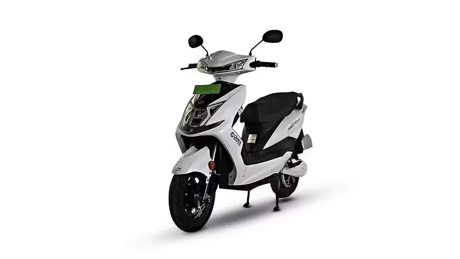 Okaya Faast F2B Left Front Three Quarter