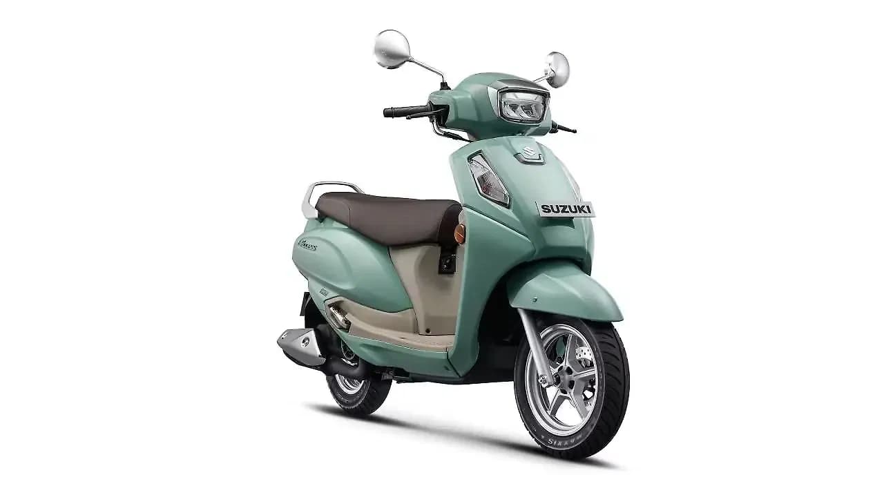 Suzuki Access 125 [2025] Right Front Three Quarter