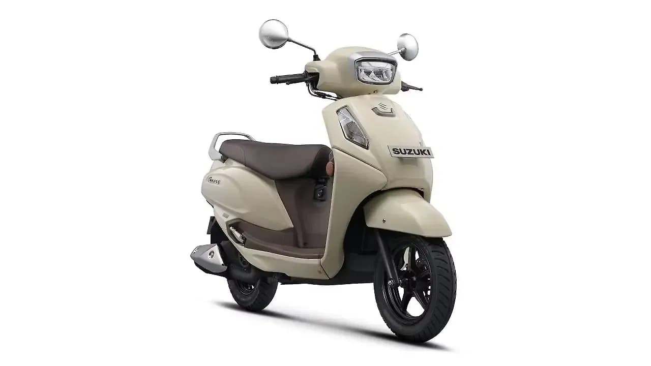 Suzuki Access 125 [2025] Right Front Three Quarter