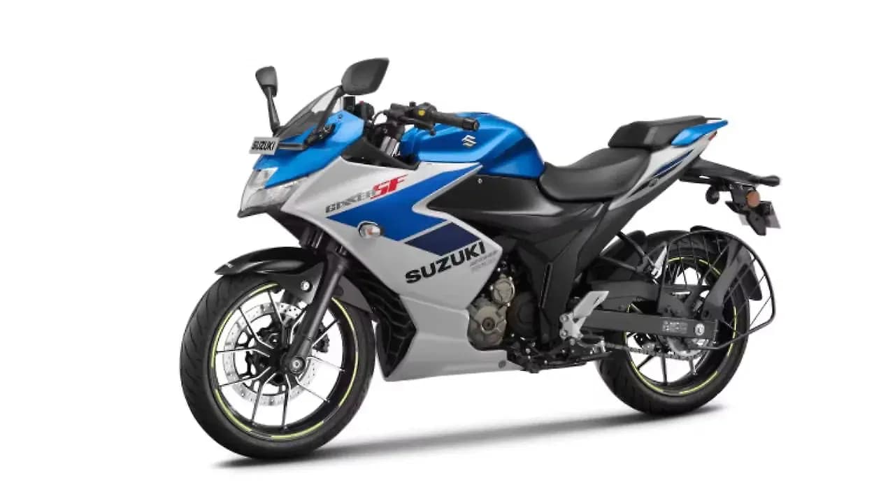 Suzuki Gixxer SF 250 Left Front Three Quarter