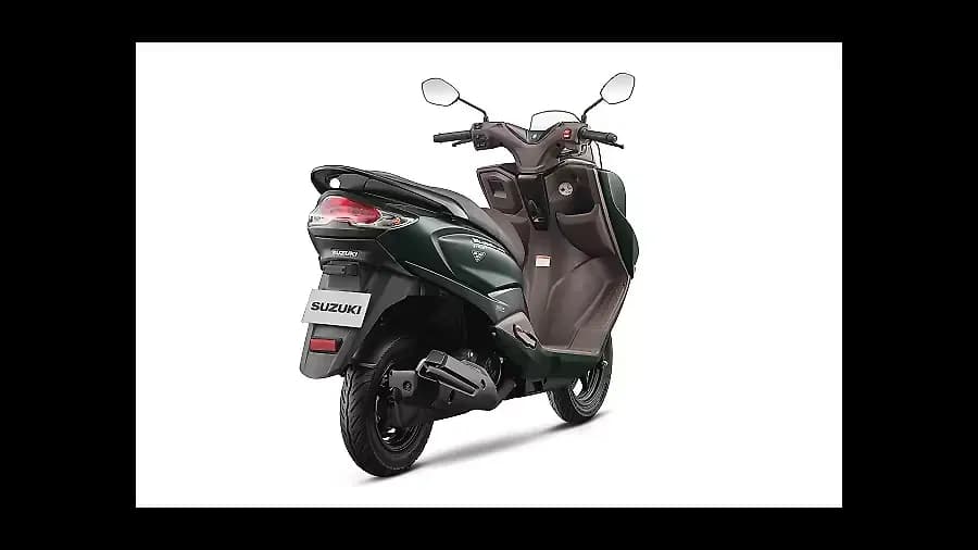 Suzuki Burgman Street 125 Right Rear Three Quarter