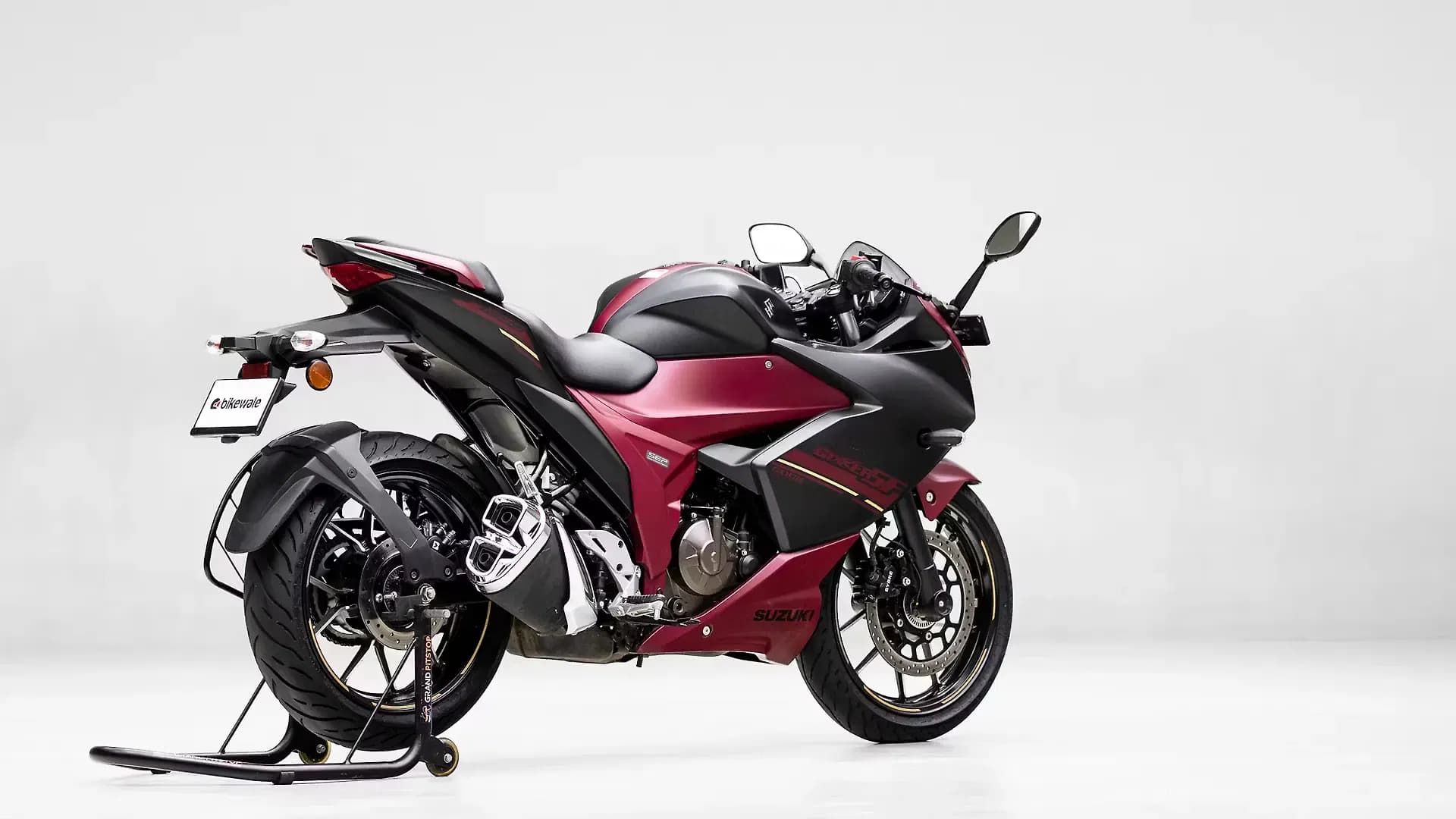 Suzuki Gixxer SF 250 Flex Fuel Right Rear Three Quarter