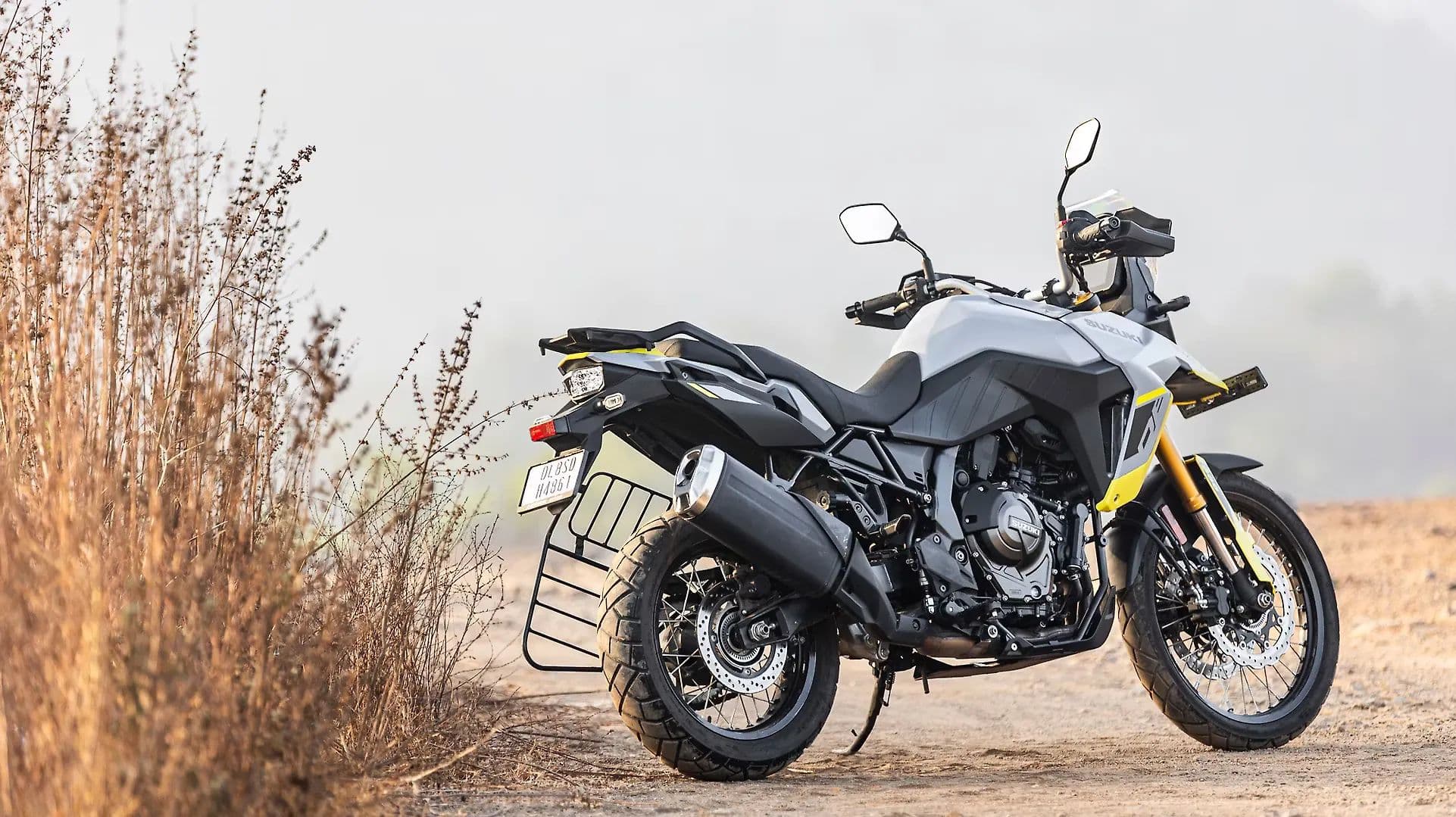 Suzuki V-Strom 800 DE Right Rear Three Quarter