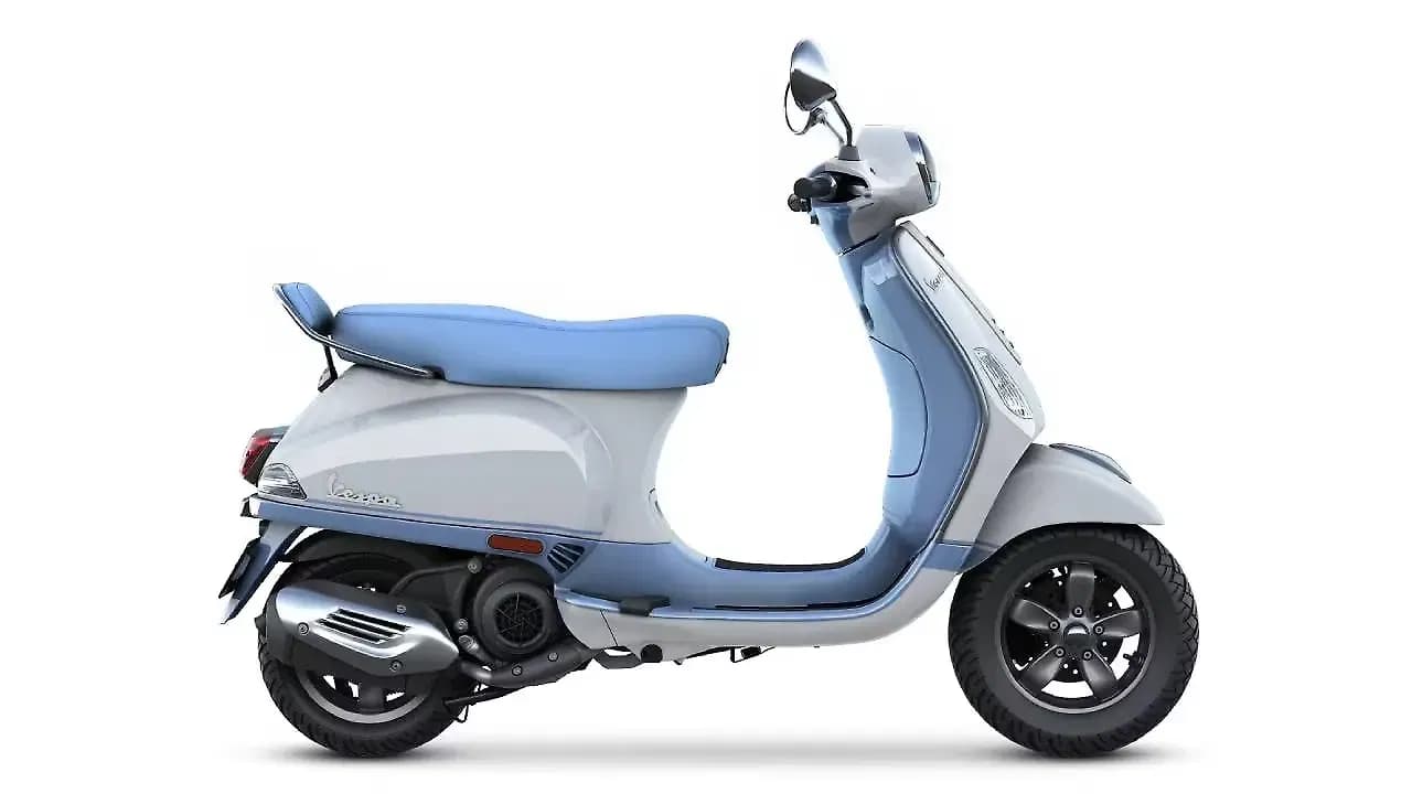 Vespa 150 in Blue & White