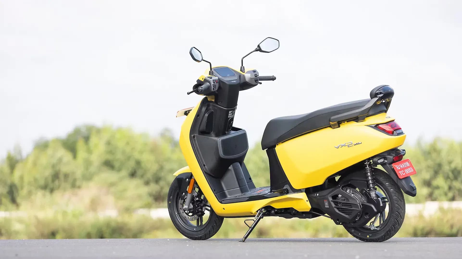 VIDA VX2 Left Rear Three Quarter