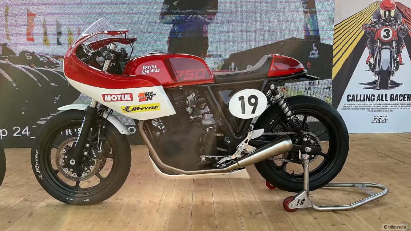 Royal Enfield Continental GT 750 in Red