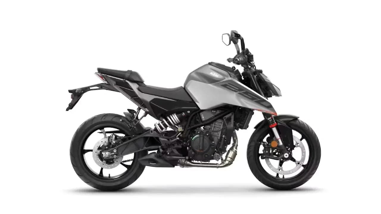KTM 250 Duke in Metallic Silver