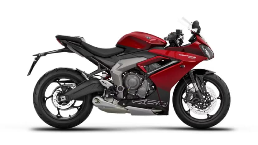 Triumph Daytona 660 in Carnival Red / Sapphire Black