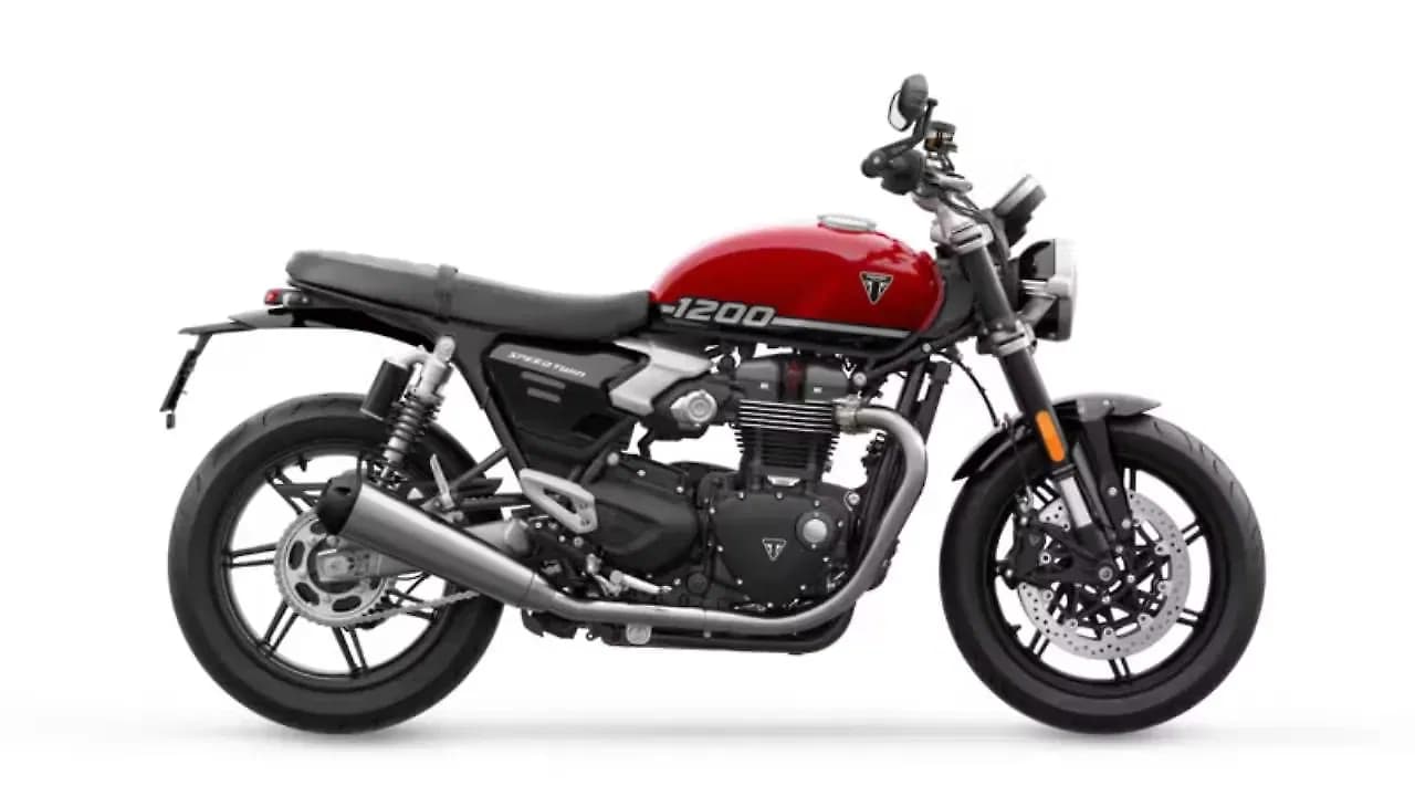 Triumph Speed Twin 1200 in Carnival Red and Sapphire Black