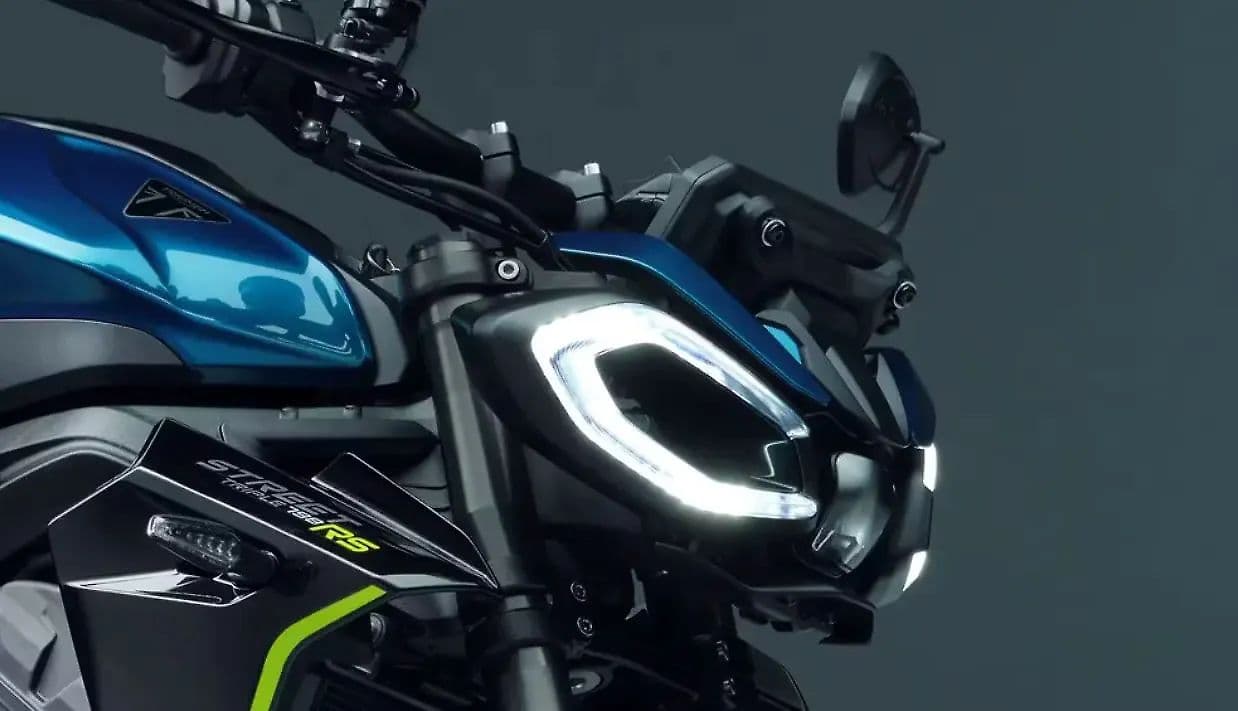 Triumph New Street Triple Right Side View