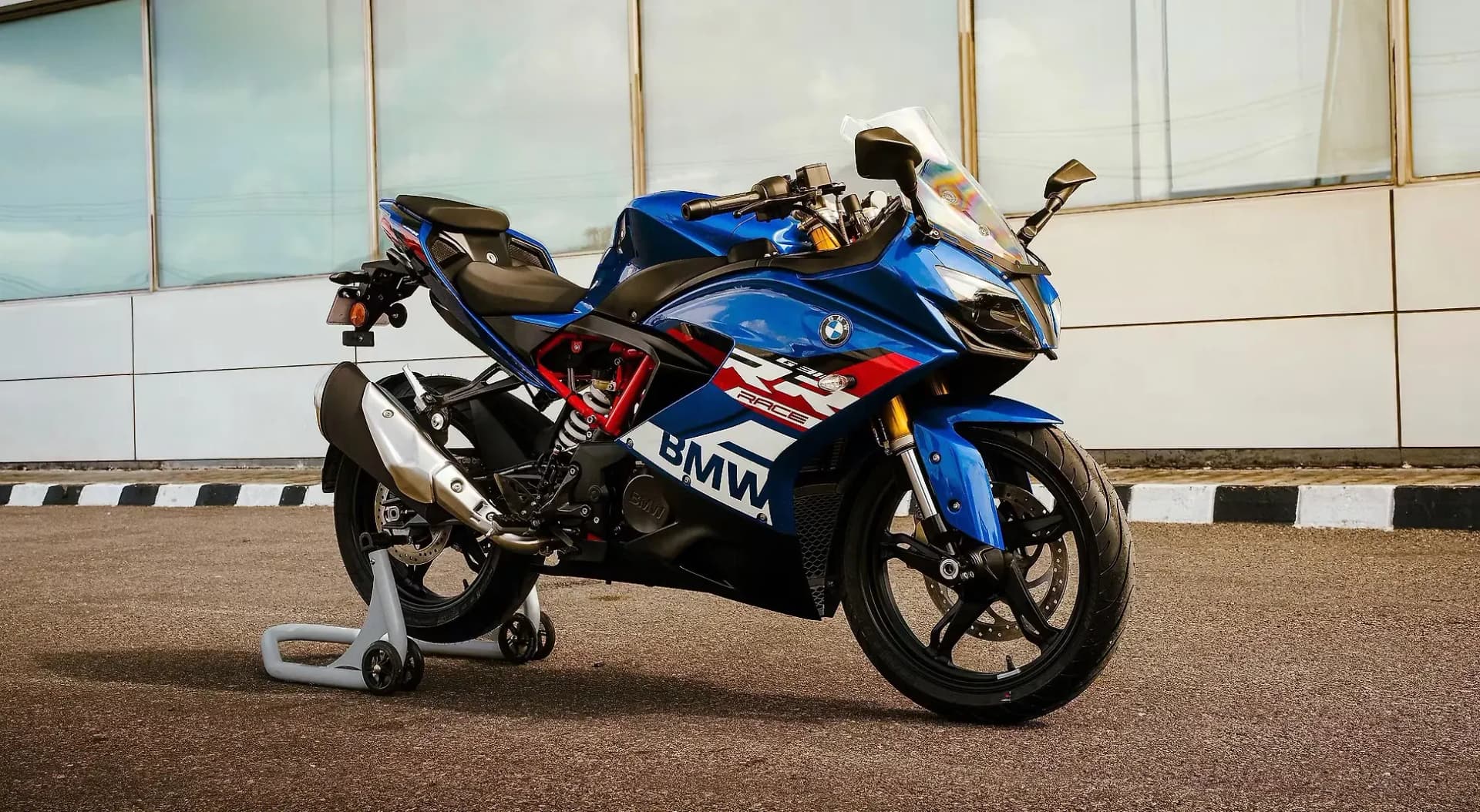 BMW G310 RR in Racing Blue Metallic