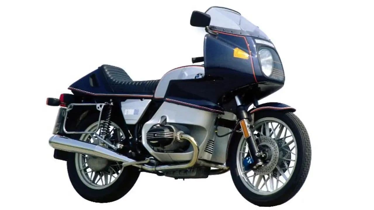 BMW R 1300 R Right Front Three Quarter