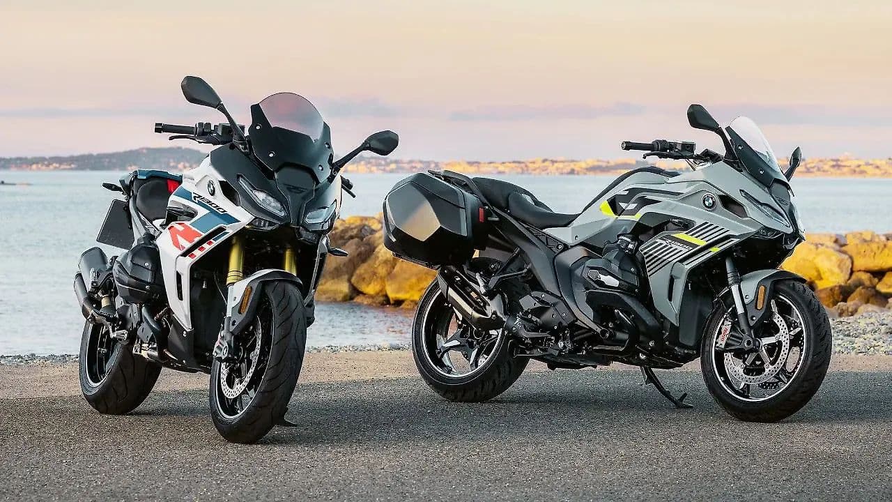 BMW R 1300 R Right Front Three Quarter