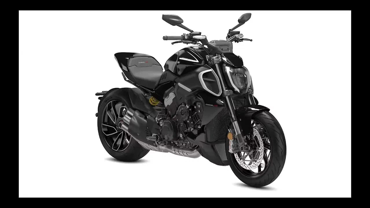 Ducati Diavel V4 in Thrilling Black