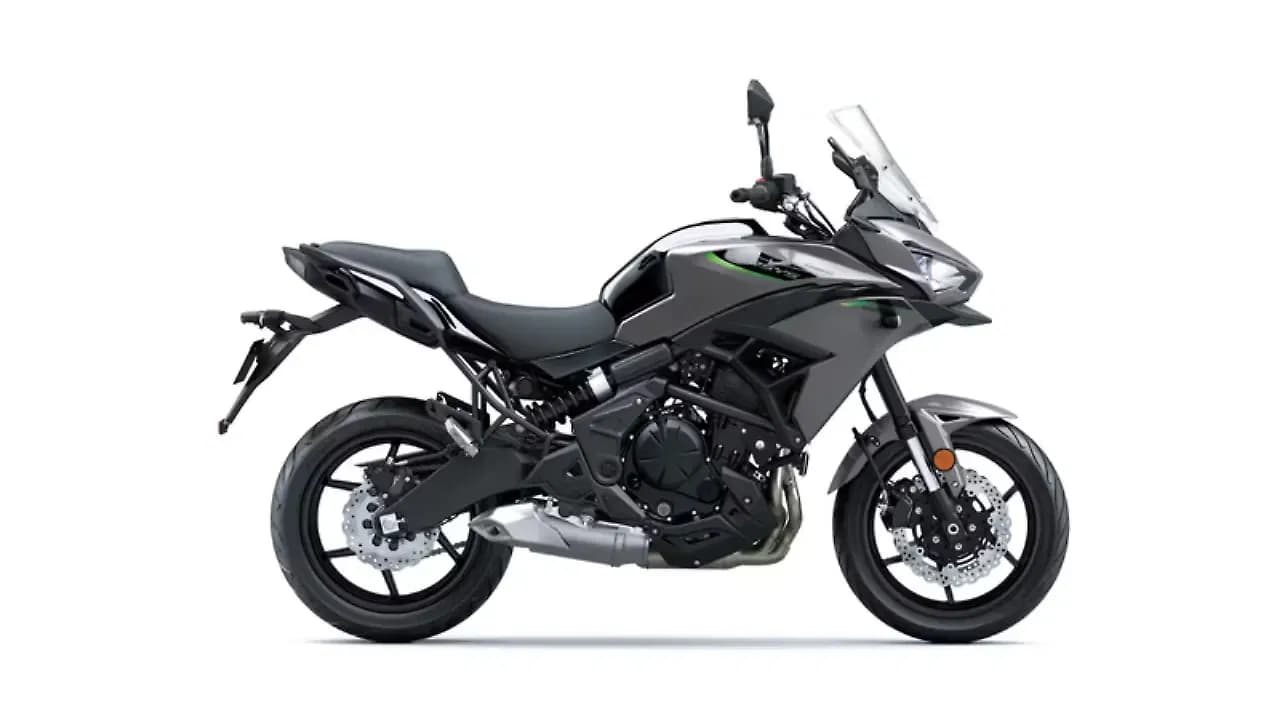 Kawasaki Versys 650 in Metallic Graphite Gray / Metallic Spark Black