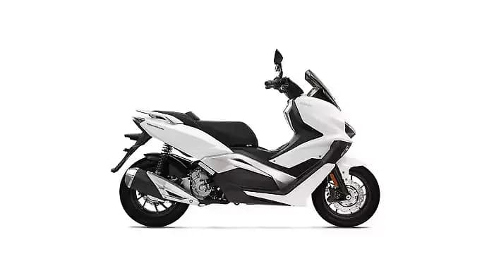 Keeway Vieste 300 in Matte white